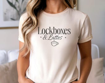 Camiseta de café de agente inmobiliario, negra, para mostrar ropa, camiseta, tema de ropa de agente inmobiliario, diseño gráfico, estilo minimalista, moda de moda profesional.