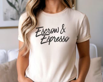 Camiseta de agente inmobiliario de moda, regalo divertido, camiseta de agente inmobiliario para amantes del café, ropa de agente, camiseta gráfica, regalo de cierre de depósito de garantía.