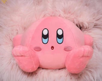 Peluche Kirby con pies apelmazados