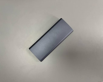 Lingotto di metallo alieno - Lingotto cosmico sconosciuto - Artefatto fantascientifico futuristico