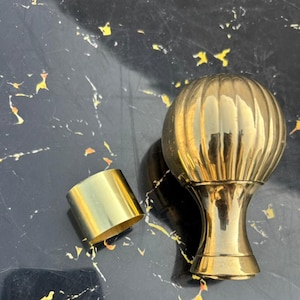 Massief messing knop rieten handvat – vintage stijl geribbelde bolvormige vervanging (11 cm)