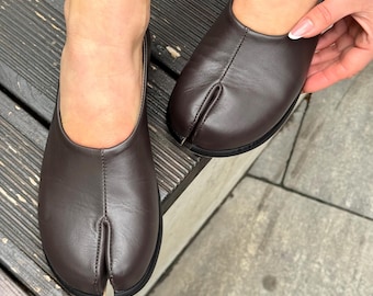 Natural Leather Brown Tabi Shoes, Flexible Sole Flats, Barefoot Shoes Women, Split Toe Footwear, Wide Toe Box Shoes, Anatomical Summer Shoes