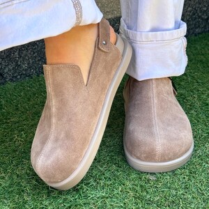 Anatomical Genuine Suede Clogs, Beige Wide Closed Toe Mules, Summer Footwear, Orthopedic Clogs with Adjustable Strap, Casual Slip-on Shoes