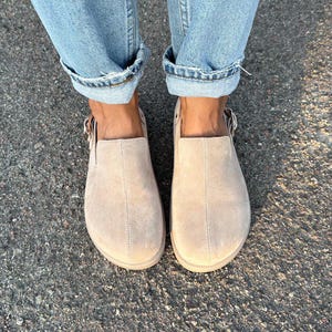 Wide Closed Toe Clogs, Anatomical Platform Mules, Natural Suede Summer Footwear, Orthopedic Clogs with Adjustable Strap, Casual Walk Shoes