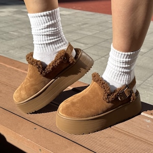 PRONTO PARA ENVIO, Tamancos femininos de couro, Tamancos de camurça com forro de pele de carneiro, Tamancos confortáveis com plataforma de 3,5 cm, Sapatos com sola leve, Calçados quentes para o dia a dia