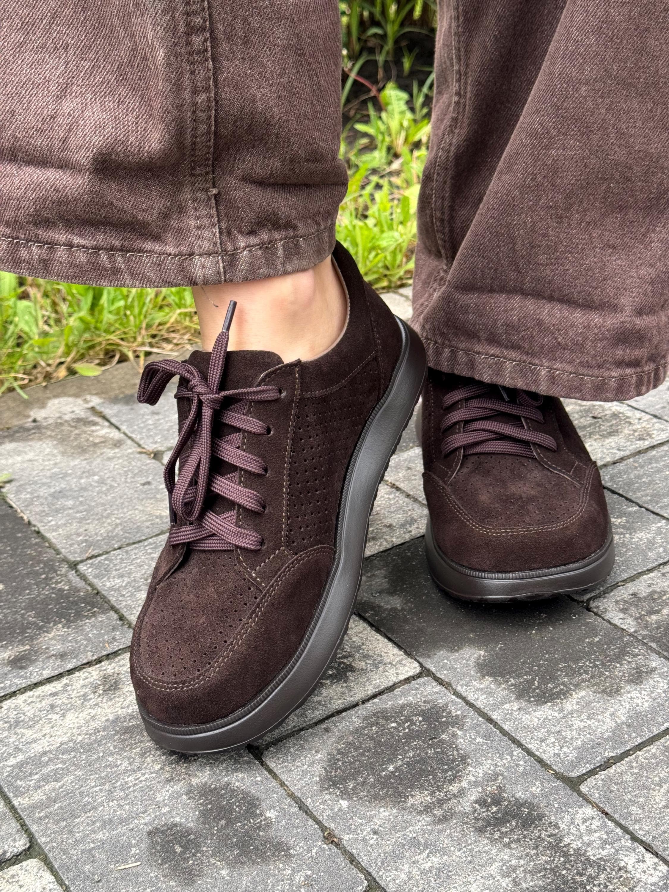 Braune Turnschuhe aus echtem Leder, Schuhe mit breiter Zehenbox, Perforierte, flexible, atmungsaktive Sommersneaker, leichte Schuhe mit EVA-Sohle