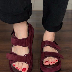 SOFORT LIEFERBAR, Handgefertigte Wildleder Sandalen, Verstellbar mit Riemen, Sommer Flache Sandalen Frauen mit Memory Foam, Weiche Einlegesohlen Sandalen Bild 8