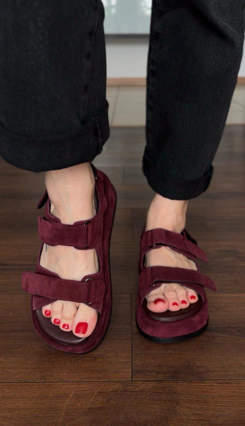 SOFORT LIEFERBAR, Handgefertigte Wildleder Sandalen, Verstellbar mit Riemen, Sommer Flache Sandalen Frauen mit Memory Foam, Weiche Einlegesohlen Sandalen Bild 8
