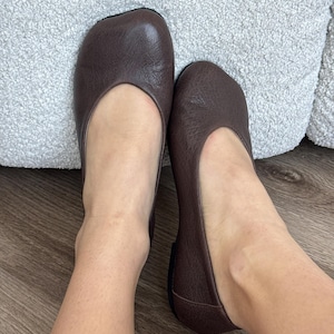 Wide Toe Box Shoes Ballet Flats, Textured Leather Black Flats, Bafefoot Shoes Women, Everyday Elegant Footwear, Women Slip-ons Shoes Textured Leath Choc.