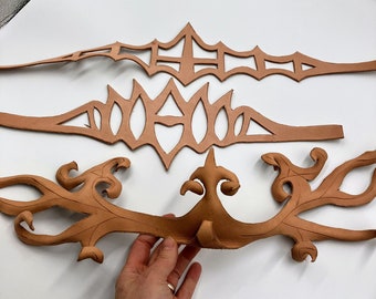 Tiara de cuero para acabado: dos tiaras cortadas y una corona cortada y moldeada, pintura y sello para su propia apariencia.