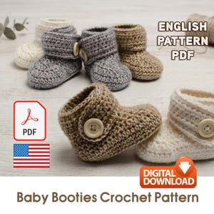 Peut inclure: Plusieurs chaussons de bébé crochetés dans des tons neutres, gris, beige et crème. Chaque chausson est orné d'un bouton. L'image contient le texte "ENGLISH PATTERN PDF" et "Baby Booties Crochet Pattern."
