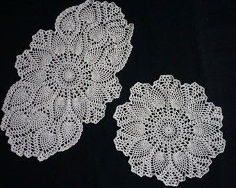 Pineapple Design Coffee Table Doily in White, Ecru, Cream or Natural, Red or Navy