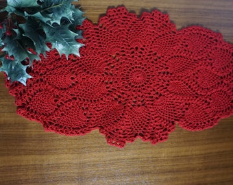 Coffee Table Pineapple Doily in Red or Navy