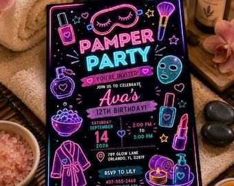Può includere: Un invito rettangolare con sfondo nero e illustrazioni in stile neon di articoli da spa, tra cui una mascherina per dormire, un pennello da trucco, smalto, rossetto e accappatoio. Il testo riporta PAMPER PARTY, YOU'RE INVITED, Ava's 12TH BIRTHDAY.