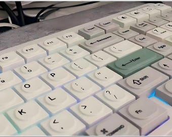 Retro Keycap Set – 137 Keys