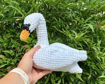 Peluche cigno all'uncinetto MTO, Amigurumi fatto a mano