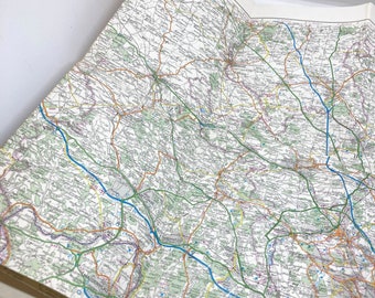 Vintage roadmap "AZ 35 Miles Around London" Color Single-sided 32 panels fold-out 1970s (?)