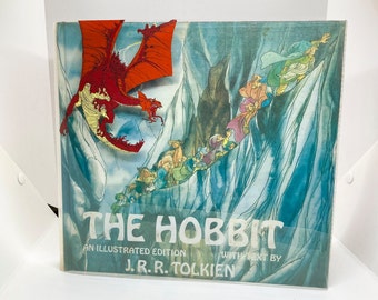 The Hobbit - An Illustrated Edition J.R.R. Tolkien 1977 230+ full-color illustrations from the Rankin/Bass film Vintage hardcover