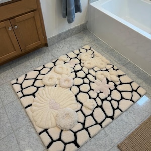 Tappeto trapuntato a mano con conchiglie e stelle marine 3D, tappetino da bagno testurizzato ispirato all'oceano, decorazione costiera a pelo alto e basso, tappeto unico fatto a mano con conchiglie