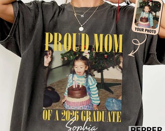 Retro Senior Mom 2026 Shirt, Comfort Colors Graduation Tee, Proud Mama of 2026 Graduate, Class of 2026 Apparel, Custom Graduation Keepsake