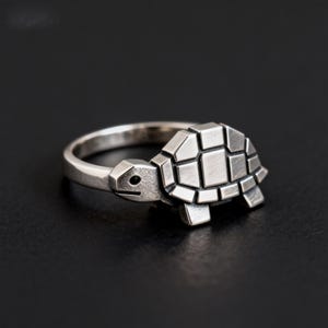 Anillo de tortuga geométrica, banda de concha de mosaico de plata esterlina, diseño de patchwork en bloques