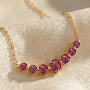 Collar de rubíes en oro, collar con barra de piedra preciosa roja, joyería de la piedra natal de julio, collar delicado y llamativo, regalo para ella, joyería fina minimalista.