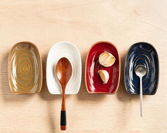 Ceramic Spoon Rest Kitchen Utensil Vintage Minimalist teaspoon Holder ring Dish Countertop Organizer Coffee plate multicolor Kitchen Decor