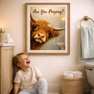 Lámina decorativa de vaca para imprimir, ¿estás haciendo caca?, divertida lámina para el baño, arte para el baño de invitados, descarga digital imagen 6