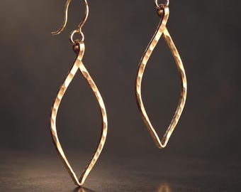 Copper Leaf Earrings, Sculptural hammered Dangles, Minimalist Botanical Jewelry, Lightweight Line art