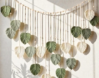 Colgante de pared de hojas de macramé hecho a mano/Decoración de pared tejida bohemia, acento de algodón neutro para el hogar, dormitorio o sala de estar.