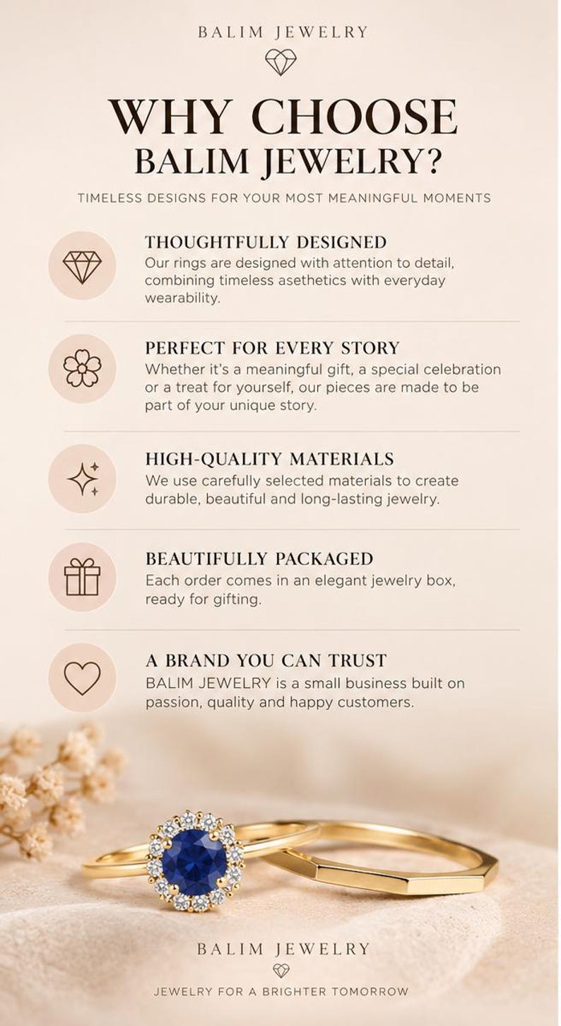 Peut inclure: Une infographie pour Balim Jewelry avec le texte Why Choose Balim Jewelry? et cinq points avec des ic&ocirc;nes. Sous le texte, deux bagues en or sont pr&eacute;sent&eacute;es : l'une avec une pierre bleue ronde entour&eacute;e de petites pierres transparentes.