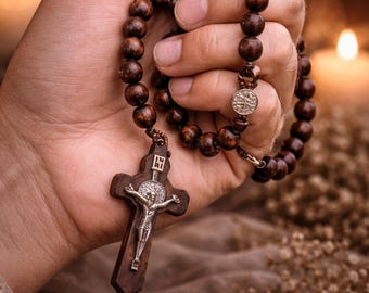 Rosario in legno naturale – Collana da preghiera, protezione spirituale, regalo religioso, disponibilità limitata.