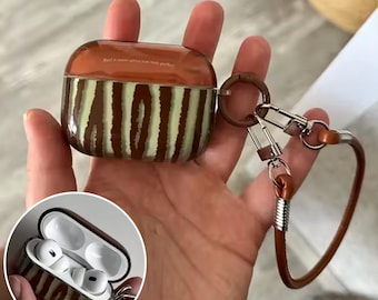 Braune Streifen Airpod Hülle, Hülle mit Lederband, Airpod Pro 3 Hülle für Airpod 1 2 3 4 Pro 2, Geschenk für Sie