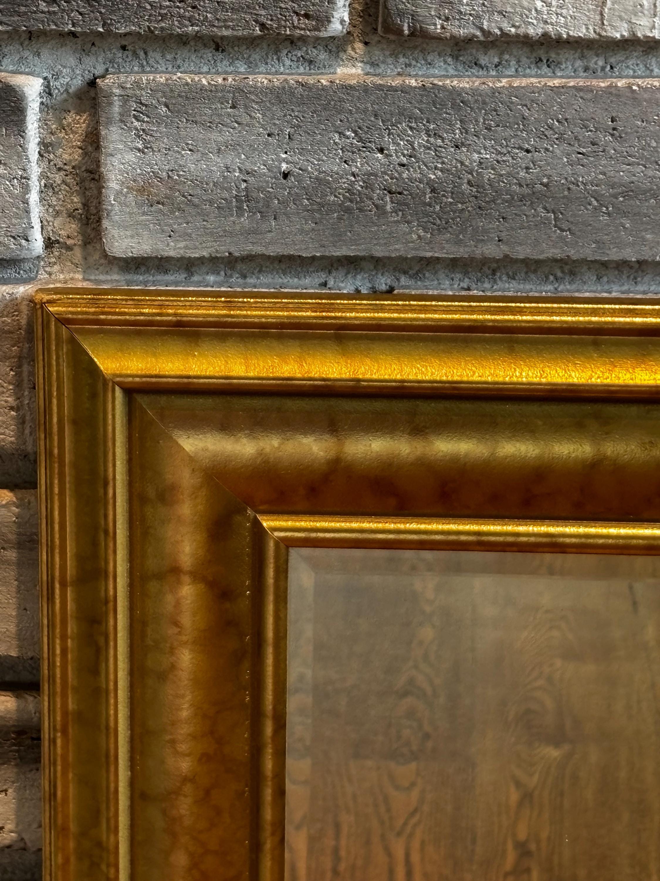ヴィンテージ鏡　木彫・金色額縁 Gold Wood Framed Mirror | Burlwood Accent Mirror (30 X 26 Inches