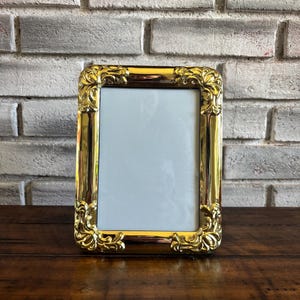 Vintage Gold Ornate Baroque Picture Frame, Hollywood Regency Decor (5x7 photo)