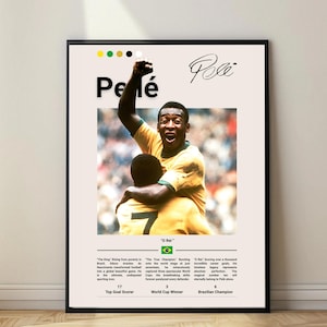 Könnte beinhalten: Ein gerahmtes Poster mit einem Foto von Pelé, einem berühmten Fußballspieler, der ein Tor feiert. Das Poster enthält Text mit seinem Namen, seiner Unterschrift und seinen Erfolgen. Das Farbschema ist gelb, grün und schwarz.