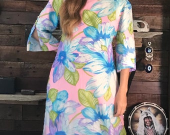 Beautiful 'Penney's Hawaii' pastel long floral shift dress