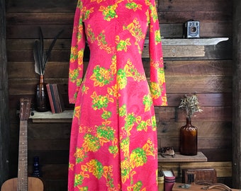 Vibrant Pink 1970’s Women’s Maxi Dress