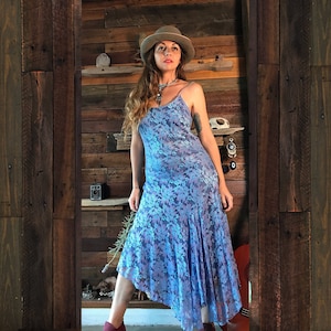 Gorgeous 90’s Boho Blue & Lavender Lace Dress with Full Skirt