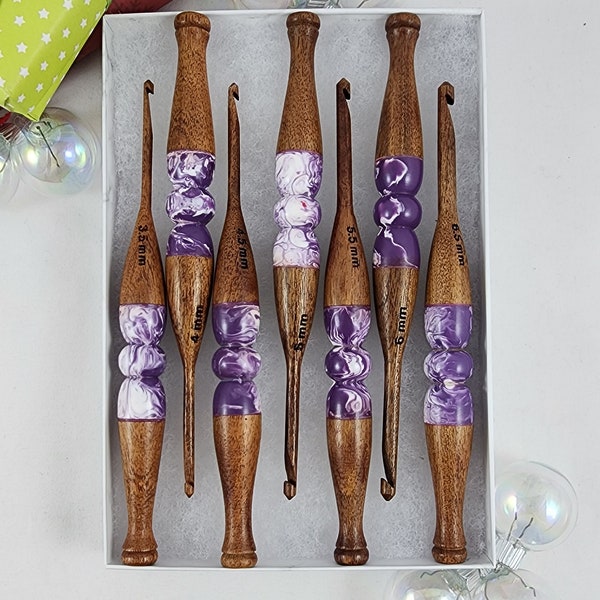 Choice of Set of 7 Crochet Hook Set Wood and Purple Swirl Resin, Wood and Blue Swirl Resin, or Wood and Pink Swirl Resin