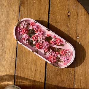 Plateau à bijoux ou petit  jardin fleuri rose - objet décoration intérieure doux  - objet déco bohème en plâtre -fait main(douceur & poésie)