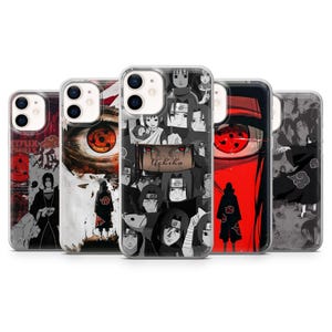 Op de afbeelding: Een set van drie keramische mokken met een gespikkelde, matte afwerking. De mokken zijn in crème, lichtgrijs en donkergrijs. Elke mok heeft een eenvoudig, minimalistisch ontwerp en een afgeronde handgreep.