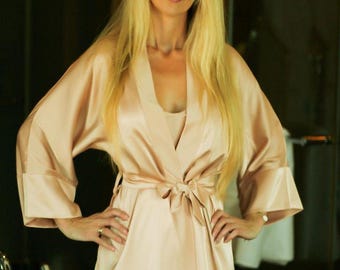 Bathrobe Made of flowing satin  for weddings Bridal robe