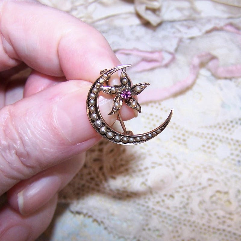 Épingle Ancienne Victorienne Années 1900 - Croissant De Lune - Plaqué Or Jaune - Vintage