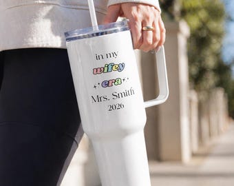 Taza de viaje personalizada para esposa / Vaso de regalo para novia / Taza personalizada para futura Sra. de 1,2 litros