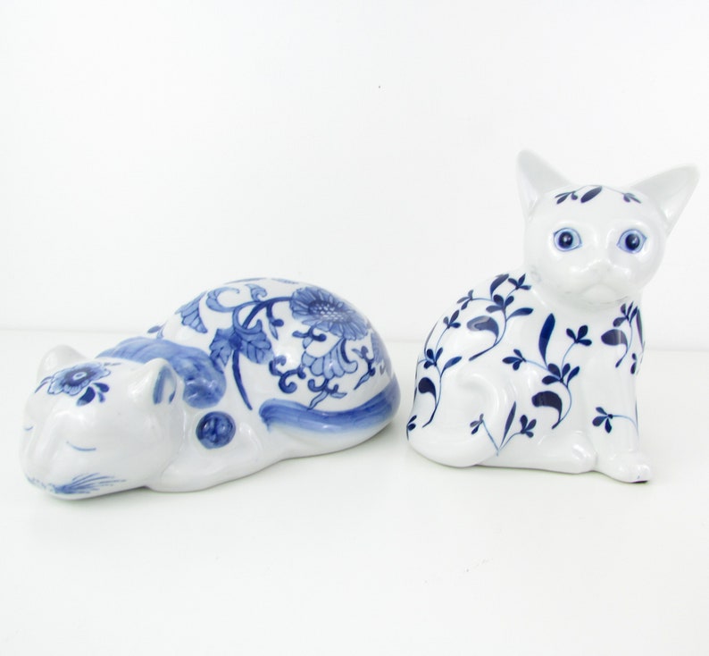 Vintage Chinoiserie Cat Figurine Blue and White Delft Decor image 10