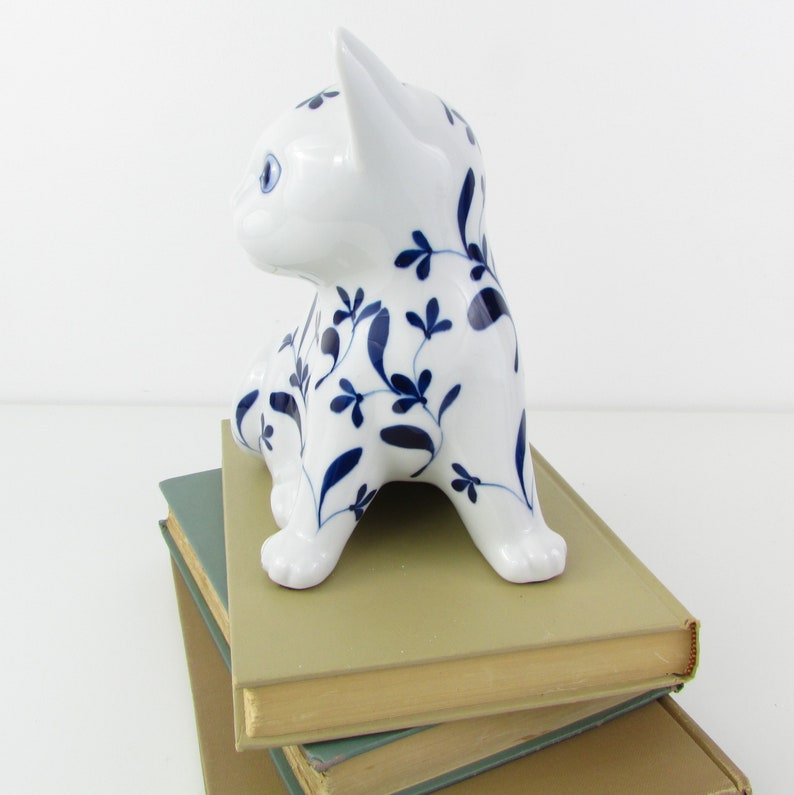 Vintage Chinoiserie Cat Figurine Blue and White Delft Decor image 7
