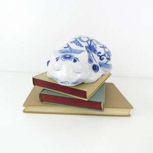 Vintage Chinoiserie Cat Figurine Blue and White Delft Decor Sleeping Cat