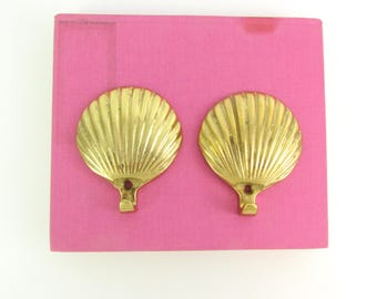 Vintage Brass Seashell Wall Hooks Set of 2 - Coastal Beach Decor - Summer Beach House Home Decor