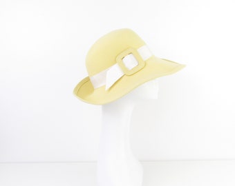 Vintage jaren 70 wolvilten dameshoed pastelgeel - slappe hoed met brede rand van ontwerper Anita Pineault